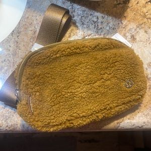 Lululemon Fleece belt bag - new with tags